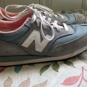 New Balance Tennis shoes